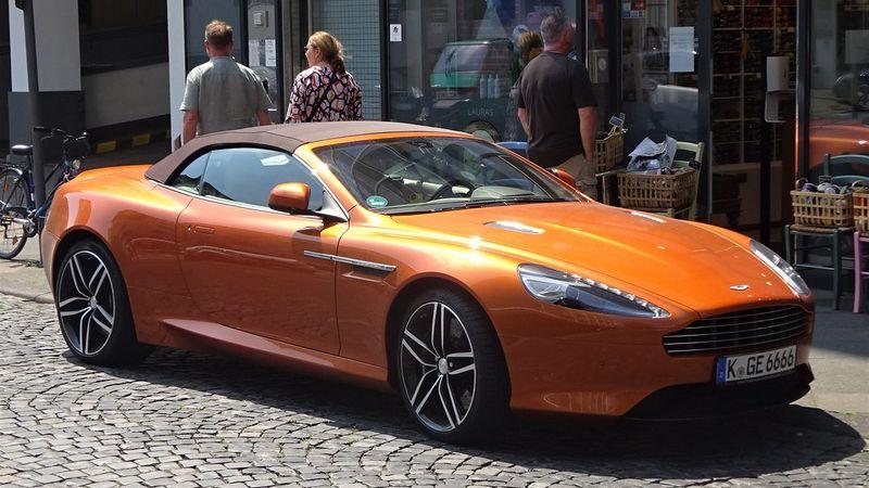 Zarif İngiliz: Aston Martin
