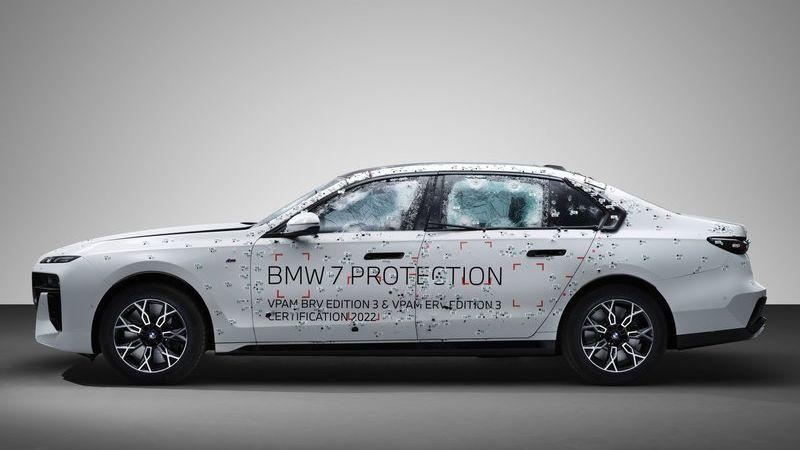 BMW'den Elektrikli ve Zırhlı Makam Aracı